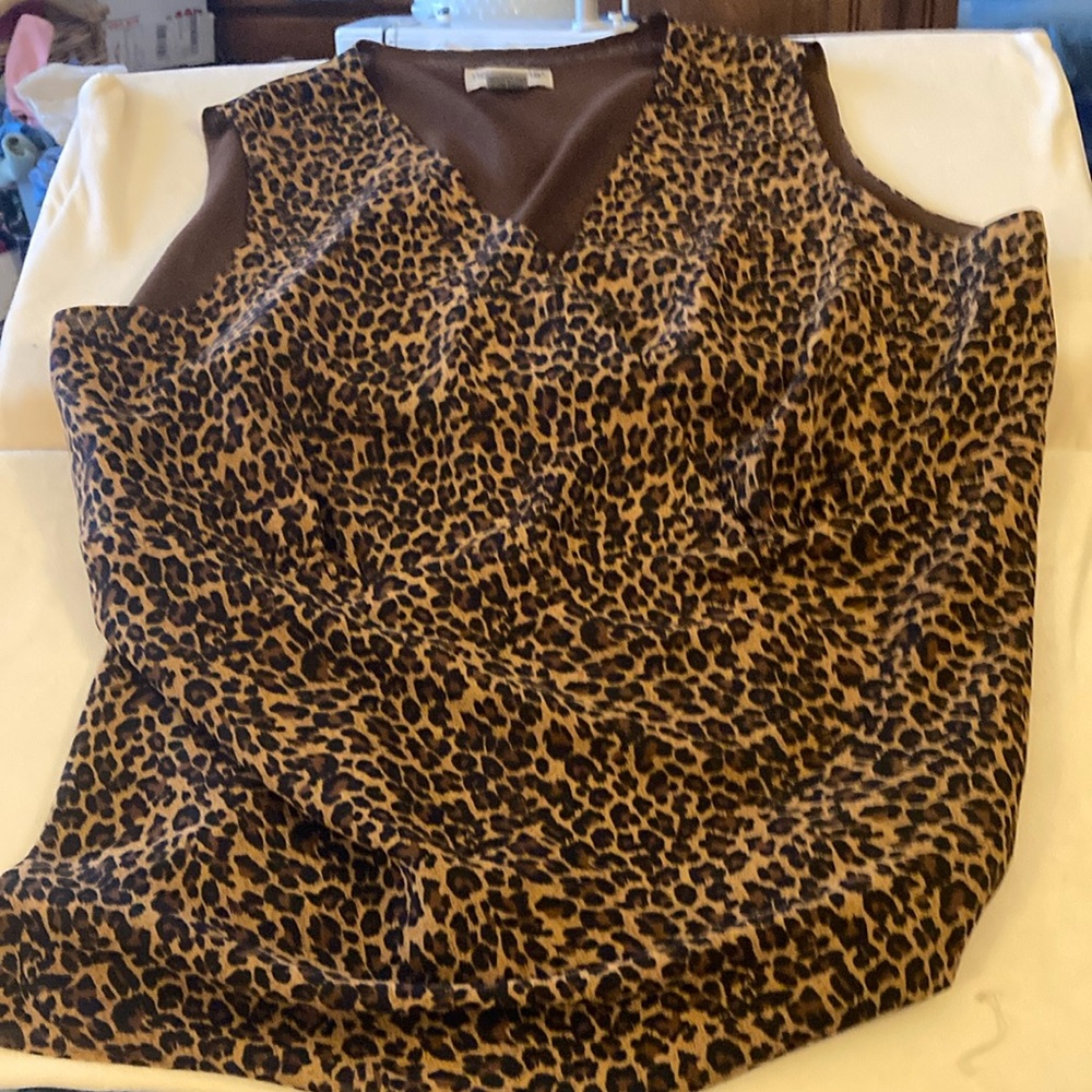 Leopard Print Sleeveless Top